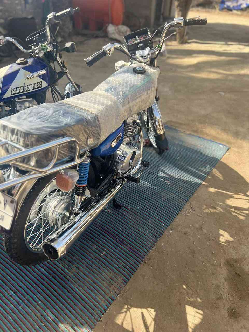 السلام عليكم شاصي ارشه 19 رقم وسنويه تعمير 26 صارلها 10 تيام شراي يراسل مو شراي اطلع كبل


**إذا كنت صاحب هذا الإعلان وتريد حذفه لأي سبب، رجاءا أرسل رسالة إلى الدعم الفني**