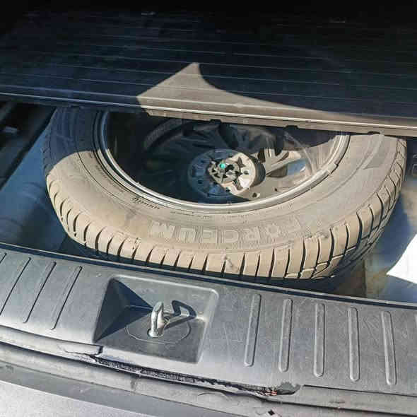 توسان خليجي ٢٠٢٣ بدون صبغ سياره فول عدا الفتحه قماره حديد بصمه كشن كهرباء باقي المواصفات معروفه بسمي بغداد سعر ٢٢٠ العنوان زيونه *********** بغداد
