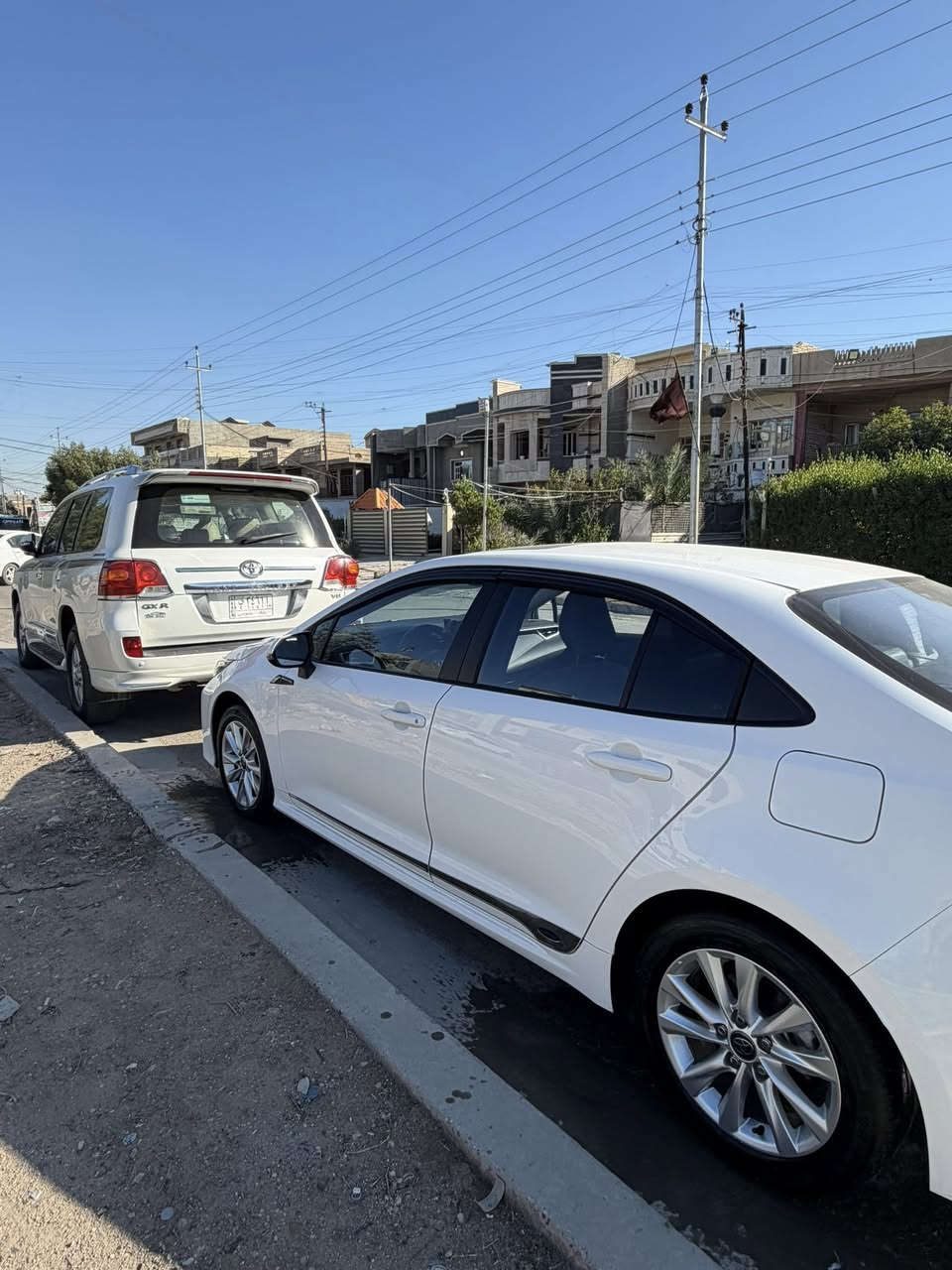 السلام عليكم 
كورلا (2025) هايبرد شكل الخليجي 

رقم بغداد  باسمي
ماشيه (7000)الف 
لاضافات. اناره داخلبه. كامله
كاعيات غلافات مع غلافات الدوسات جام عازل حراره. شفقه  سبايدر خلفي
نيكلات كامله. 

المواصفات 👇

🔵محرك 1.8 لتر VVT هايبرد
🔵كشنات جلد. اسود
🔵داخل اسود
🔵كير بوكس اوتوماتيك 6 سرع 
🔵دخول ذكي و تشغيل ( بصمة ) 
🔵شاشة apple car play and android auto
🔵كامرة خلفية 
🔴رادار تحديد مسار ومانع تصادم ‼️
🔵 دشبول ديجتال 
🔵تبريد قطعتين 
🔵 فتحة سقف ( سلايد روف )
🔵 لايت أمامي وبروجكتر  LED ‼️
🔵 بك لايت LED‼️
🔵 تحكم ستيرين 
🔵 اوتو لايت
🔵 اوتو هولد
🔵 نظام ABS 
🔵هاند بريك كهرباء 
🔵نظام التحكم بالانارة الخارجية
🔵 اشاير بالمري
🔵حساس ضغط الاطارات
🔵 وضعيات قيادة 
🔵مانع انزلاق

مكان السياره بغداد  حي جهاد

السعر 164 بيه مجال بسيط كلش
للاستفسار : ***********
