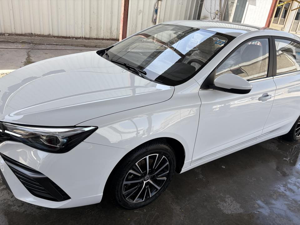 Mg5 plus 2025 السياره ماشيه 11 الف قابل للزياده 
ضمان 6 سنين مستمر حتى 2032 شهر 1 
لايت led 
شاشه لمس 
ابل كار بلي 
Abs 
اوتو هولد 
سايد بريك دكمه 
دخول ذكي 
اشاير مري 
وبعد مواصفات
بيها طخه بسيطه بقبق الجنطه  
مرقم بغداد السياره معروضه ب 120 
مكانها بغداد ***********
