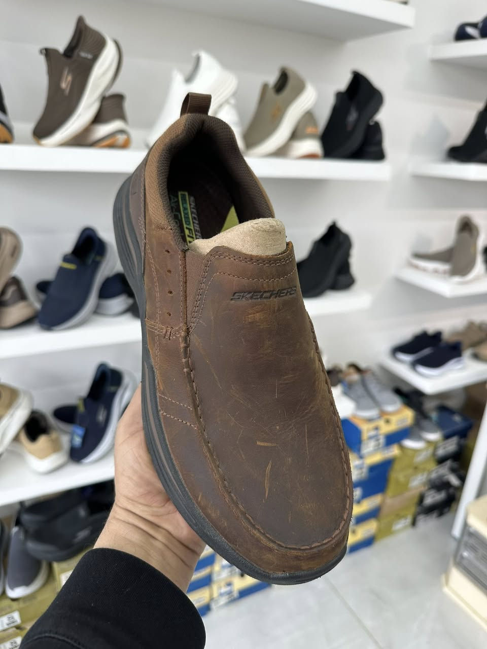 سكجرز وكالة اصلي 
شرط الفحص والضمان 
جديد غير مستخدم 
قياس 43 
طول القدم 28 cm 
توصيل جميع المحافظات


**إذا كنت صاحب هذا الإعلان وتريد حذفه لأي سبب، رجاءا أرسل رسالة إلى الدعم الفني**