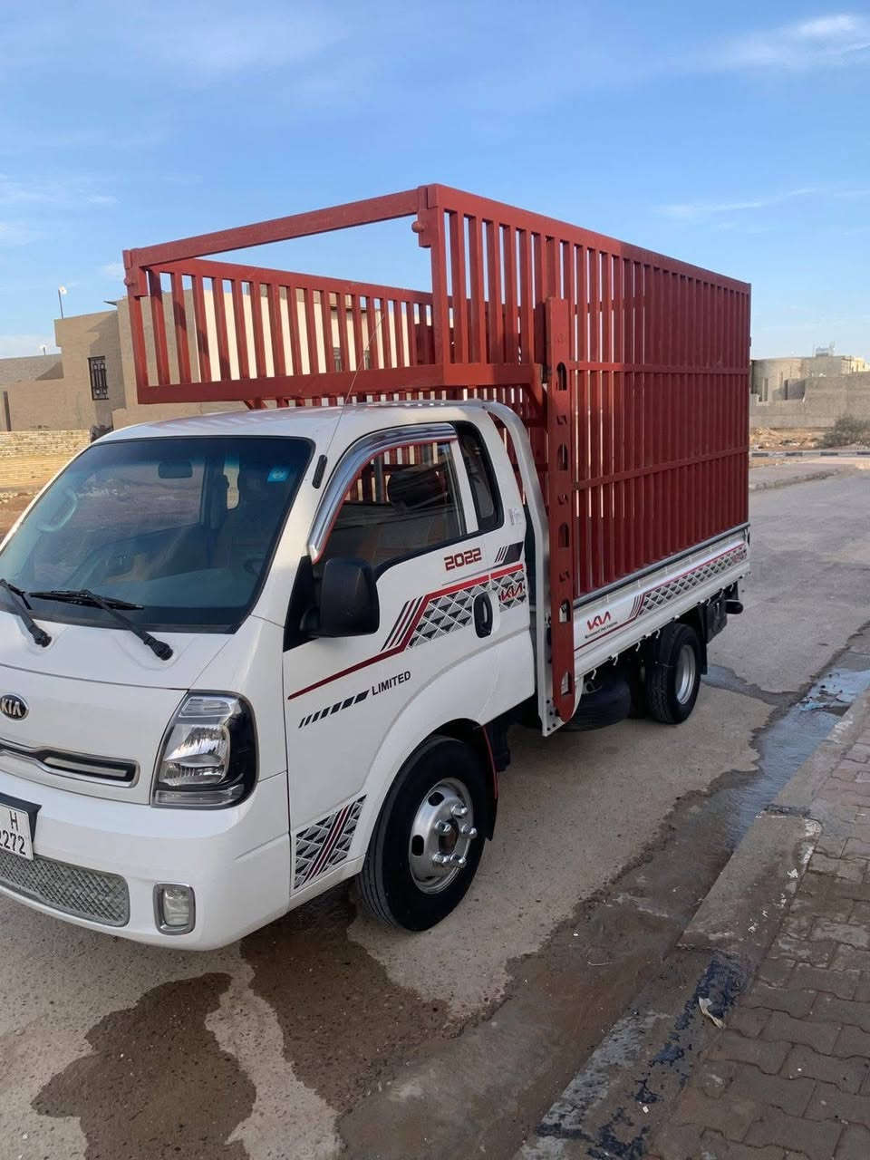 سلام عليكم كيا فحل 4000 موديل ٢٠٢٢ رقم بغداد انكليزي هزه جديده تحويره 14 تانكي كاز 120 سياره ماشيه  80 عله وضع الشركه العنوان رمادي سعر ١٦٣
#ملاحظه بيه نص ربع صبغ ولباب سكن مبدل بدون #محجر ***********
اخوان مكلف بل نشر غير متواجد عل فيس
