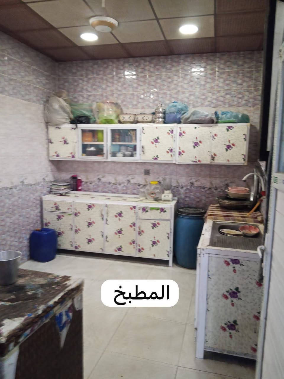 السلام عليكم 
عقار للبيع المساحه 115متر 
واجها 5متر نزال 22متر 
بيت طابقين بناء حديث طابو صرف بيت حر مامطلوب
كربلاءحي اليرموك قرب كلمات المصطفى 
الاستفسار ***********
