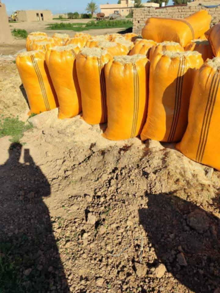 يوجد تبن مطحون للبيع درجه اولى ترس ونظافه يوجد توصيل للإستفسار الاتصال على الرقم ***********
