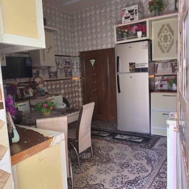 بيت للبيع طابق واحد 

العنوان الرمادي 5كيلو قرب مدرسه رايه الله أكبر 

طابو صرف 

مساحه 200متر 

شارع 10متر تبليط 

سعر الدار 120مليون وبي مجال 

محتويات الدار غرف نوم عدد صاله 2استقبال مطبخ حمامات داخليه وخارجيه استقبال صاله 

الاتصال ‏‪***********‬‏

عنوان المكتب الرمادي خلف العاب السندباد
