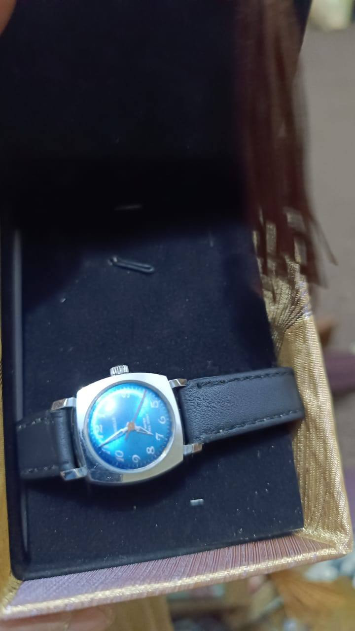 سلام عليكم اخوان ١٨ ساعه رياضيه باله كلهن شغالات
و٣ ساعات اوتو و ٦ ساعات منوع و ٦ ستزن نسائي كله شغالات و ٧ ساعات رجالي طلاء ذهب شلعه وحده المجموع ٤٠ ساع ماراسلت صفحه


**إذا كنت صاحب هذا الإعلان وتريد حذفه لأي سبب، رجاءا أرسل رسالة إلى الدعم الفني**