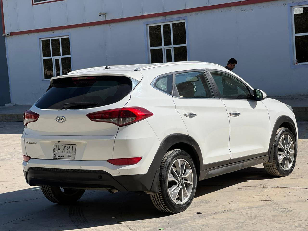 سلام عليكوم توكسان رقم بغداد بسمي  موديل ٢٠١٨ كوري اصلي بيه صبغ ٤ قطع وسقف امبدل بدون كص جافيه علا صفحه ومعمر مجموع صبغ ٥ قطع اني ابيع عام عام  سعر ١٢٢ وبيه مجال قليل  مكان سياره كركوك ***********
