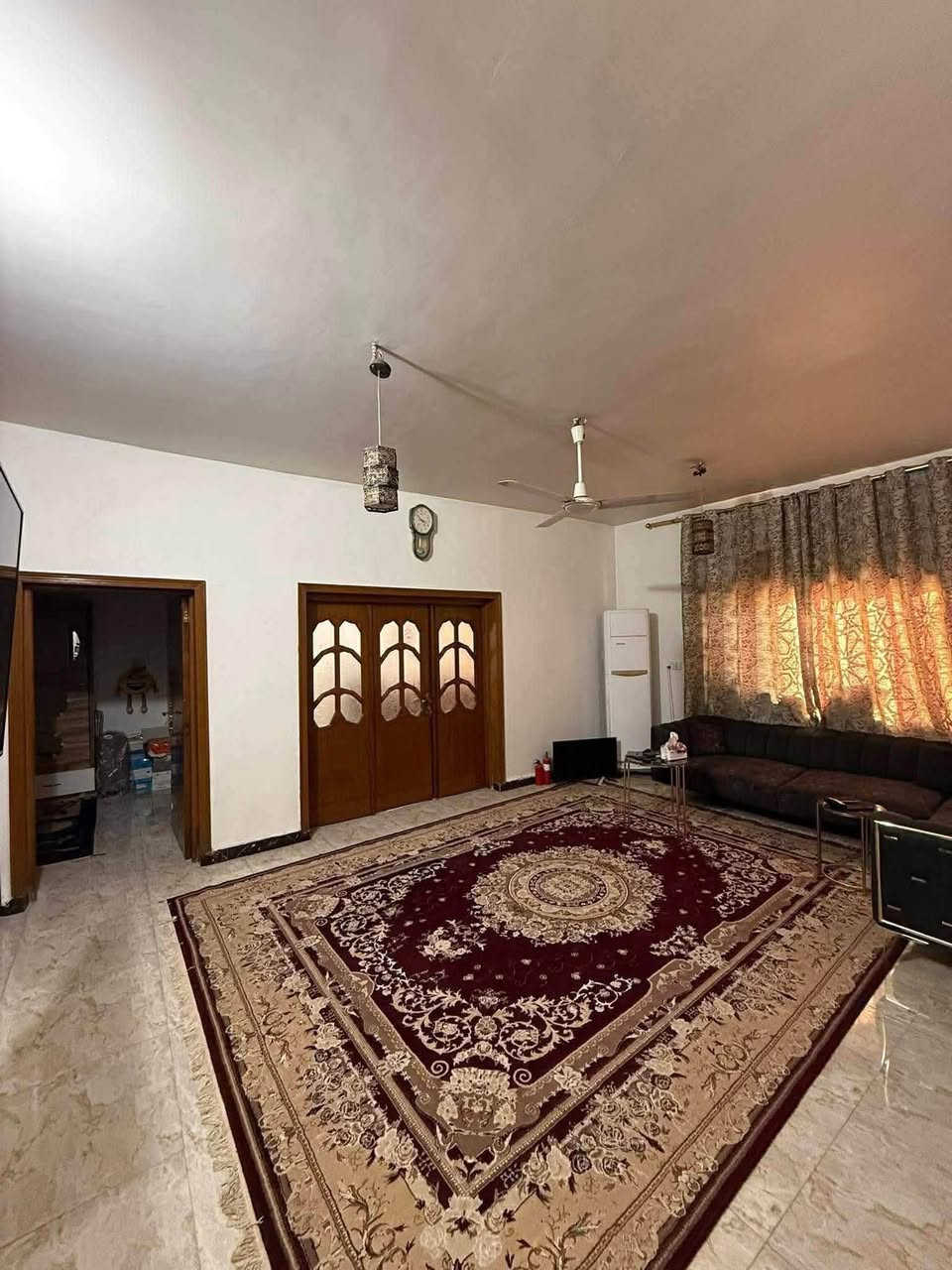 دار للبيع حله حي الجامعه قرب كليه طب الاسنان
المساحة. 212متر طابو_ صرف
الواجهة 12متر
النزال 17 متر
طابقين اربع غرف نوم وصاله وكليدور ومطبخ ومجمع صحيات عدد 2 وكراج سياره وحديقة
عرض الشارع 10متر تبليط مجاري كافة الخدمات
للاستفسار ***********
