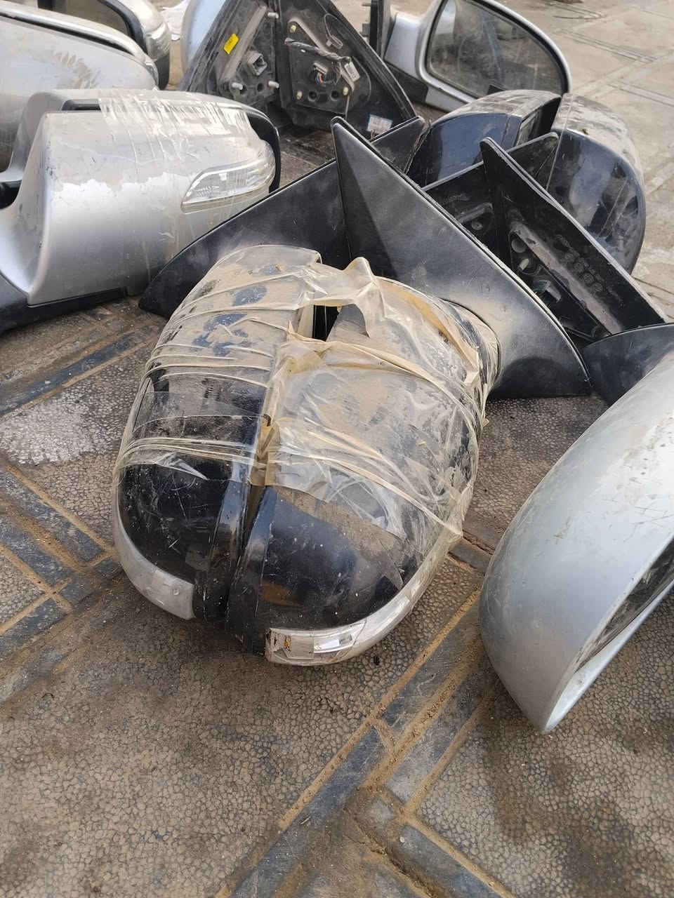 مريات جمله العدد 15 زوج.  بيهن زوج سوناتا 2017. وبيهن. سوناتا2008. بدون اشارع عدد 3 زوج.  جمله اخواني جمله السعر 50 الف. شي يشيل شي. العدد كلهن شرط. ***********
