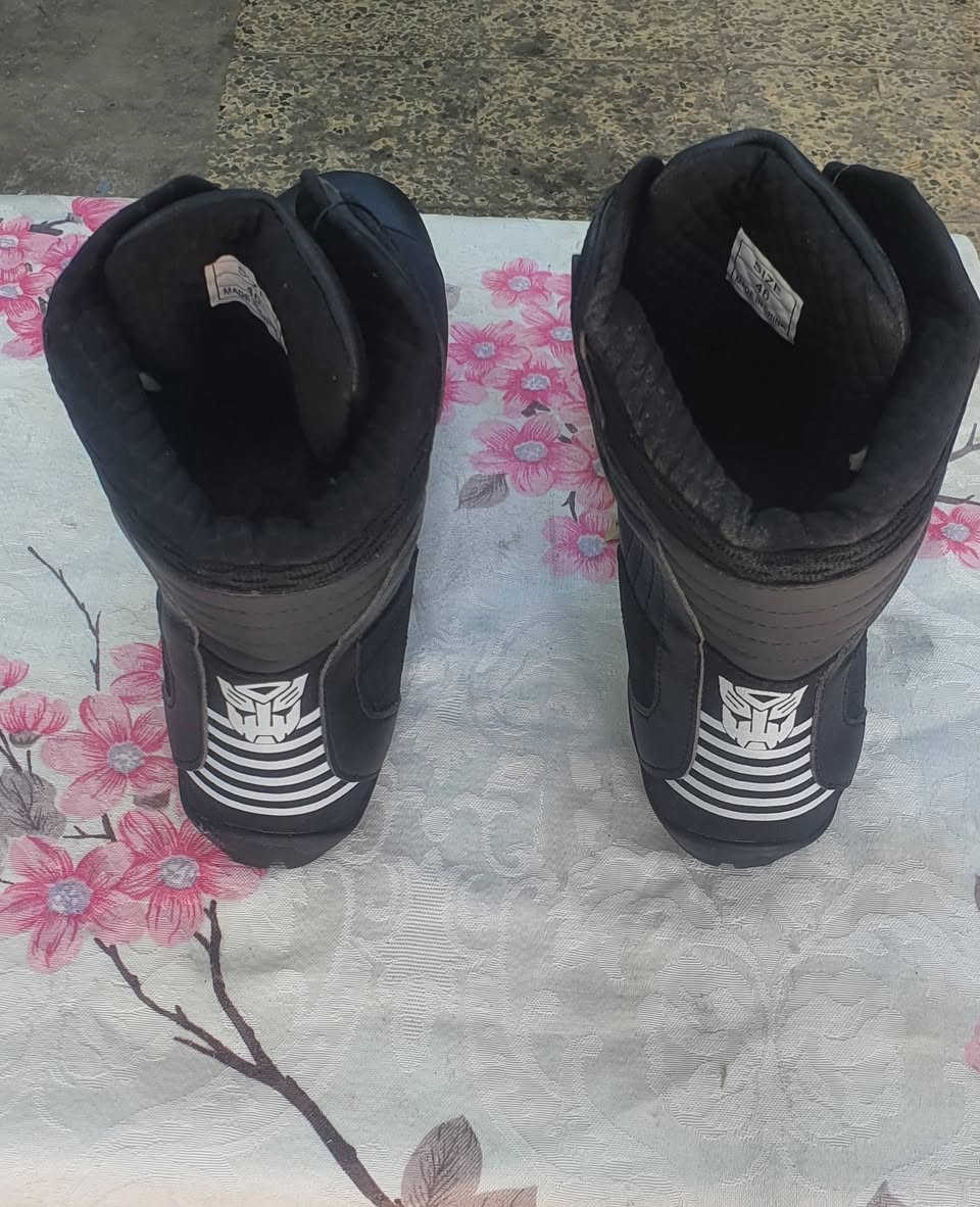 بوت دراجة قياس 46 يلبس هم 45 قطعة جديدة و أصلية كوالتي مالته كلش حلو مثل مموضح بالصور السعر 35 على أول تم


**إذا كنت صاحب هذا الإعلان وتريد حذفه لأي سبب، رجاءا أرسل رسالة إلى الدعم الفني**