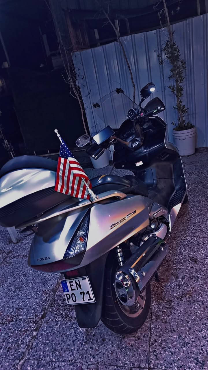 سلفر ونج للبيع مكفوله كفاله عامه 👉
مكينه (600) طياره بيه شلعه شك الكاع مكينه برغي ما مفتوح بيه لا نضوح لا تبخير مكينه بالجيس 
كفراته مكفوله دشبول نفخ ماشيه (42)  حقيقي لا ملعوب بيه ولا شي
استاند حساس✅️
جنطه مثلثه✅️
شاشه اصليه ضد المي✅️
جيبي اس بيه✅️
نشره خلفيه اصليه شاده با 50✅️
علم مال كولدن اصلي سعره 75 ✅️
الدراجه معليها لا طسه ولا شي ولا طخ من جوه ابد✅️
بانزين كله محسن ودهن امزويل دراجه مال بيت ما اطلع بيه ابد قليل وتجي وشوف نضافته بعينك احلى من الصور
السعر( 25) وبيه مجال قليل حك الجيه الشراي بي خير ويدلل عنوان البلديات رقم ***********
