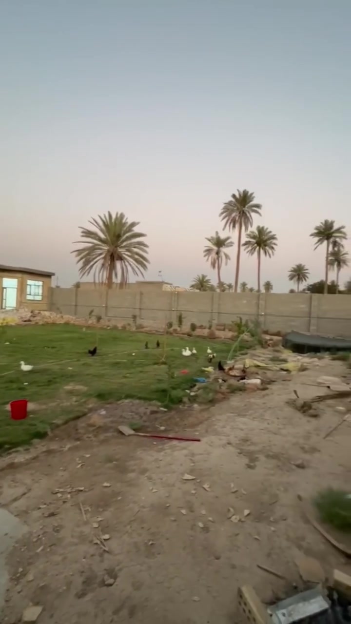 نص دونم للبيع يحتوي على بيت بناء حديث غرفتين وهول واستقبال ومطبخ وصحيات
طابو زراعي 25 تحويل مباشر بأسم المشتري كافه الخدمات 
ماء كهرباء المحوله قريبه عليه 
الواجهه على شارع تبليط ركن 

الموقع طريق كربلاء طويريج عمود 207 منطقة العامريه يبعد عن الشارع العام 700 متر 

السعر 250 مليون وبيه مجال للشراي للاستفسار الاتصال ***********
