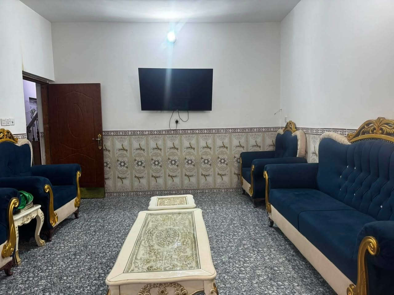 ياالله
السلام عليكم

يعلن مكتب الخبير للعقارات

وجود دار زراعي للبيع مساحه 160م طابقين

الموقع //طريق سيد ابراهيم ع

قرب المولده الثانيه

مكوناته// الطابق الاول

استقبال ومطبخ وصاله وغرفه نوم ومجمع صحيات داخليه وخارجيه وكراج سياره

الطابق الثاني //غرفتين نوم وصاله وصاله

السعرررر //88مليون وقابل للتفاوض

للاستفسار الاتصال ‏‪***********‬‏
