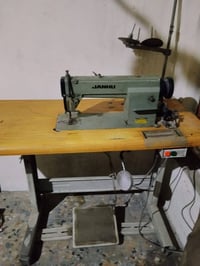 مكينة جاكي • نضيفه • بدها زيت