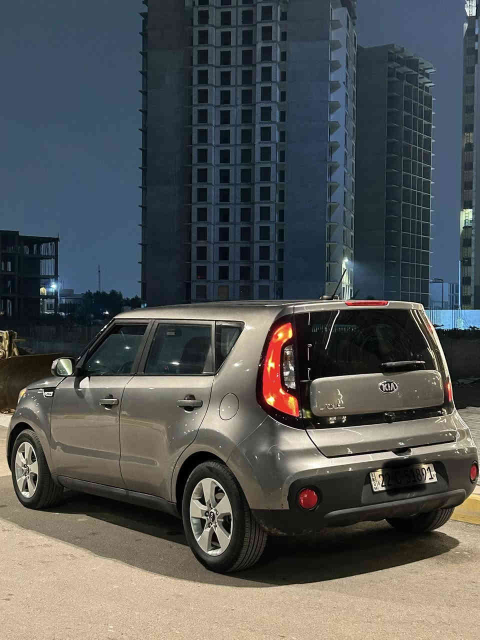 السلام عليكم كيا صول موديل 2018 سياره وارد أمريكي رقم اربيل انكليزي بسمي حادثه بس دعاميه امامي بدون دواخل سياره كلش حلوه فول شاشة وكامره تحكم سترين ويل كب سيارة بعد بيه موصفات سياره كير محرك صدر تايرات باتري كله كفاله سيارة كلشي مايحتاج حلوه مكان سياره حي العامل رقم تلفون ***********
