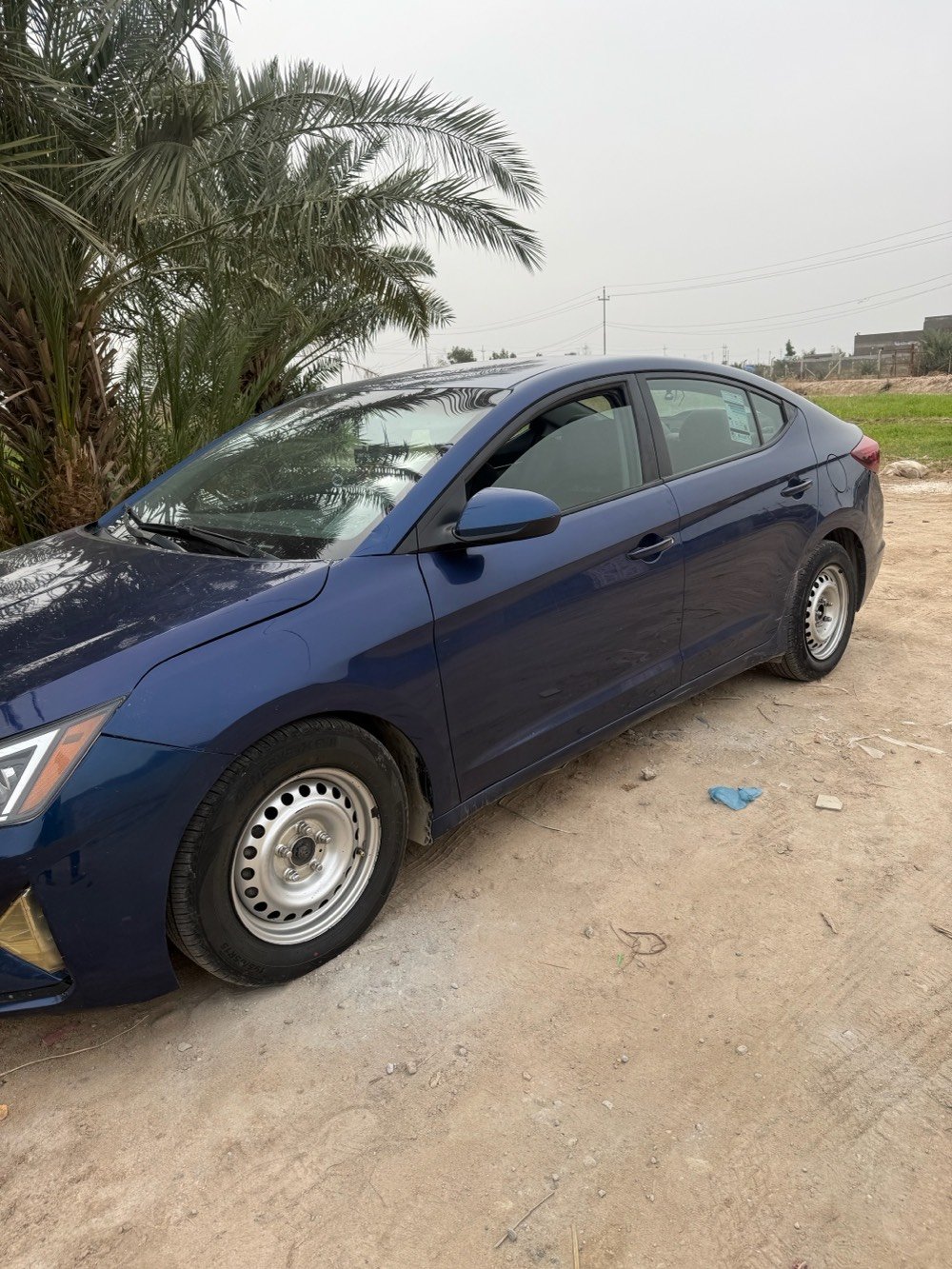 سيارة هيونداي النترا زرقاء بحالة ممتازة مع هيكل خارجي نظيف جداً. الداخلية مرتبة ومجهزة بمساند مريحة. ممشى السيارة قليل ومحافظة عليها بشكل جيد. الجاهزة للاستخدام الفوري.