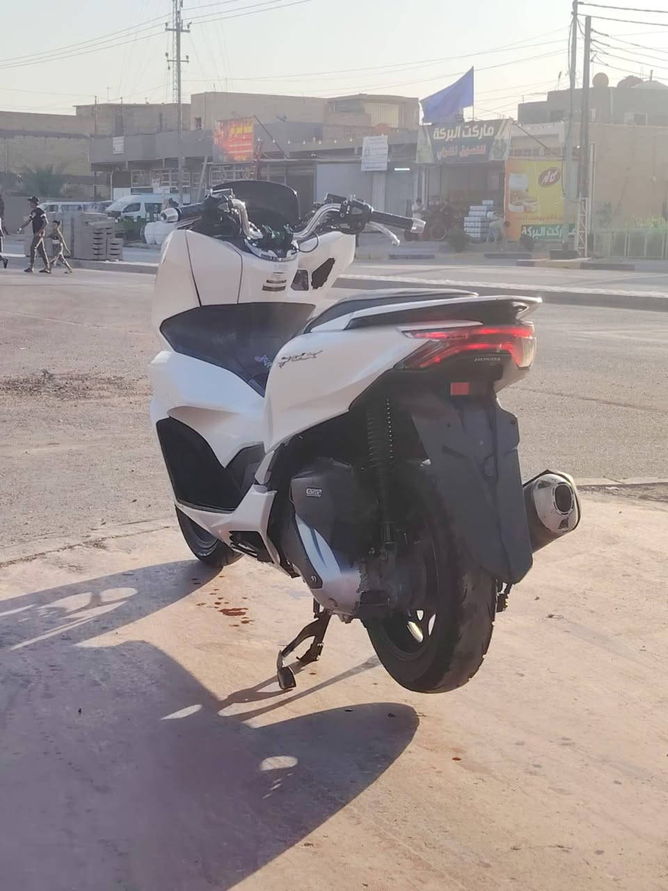 سلام عليكم من رخصت شركت ادمن دراجه بي سي اكس جيل رابع دراجه كفاله عمه مكينه مكفواله من كلشي شلعه معدل مكان بغداد المدينه الصدر حيطارق سعر خابر وتدالل رقم الهاتف ***********
