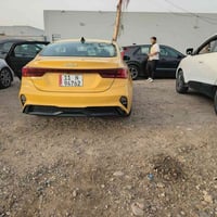 عندي فورتي 23سياره كنديه سياره حادثه بل بجيم موضحه بل صوره بدل بيه بدن...