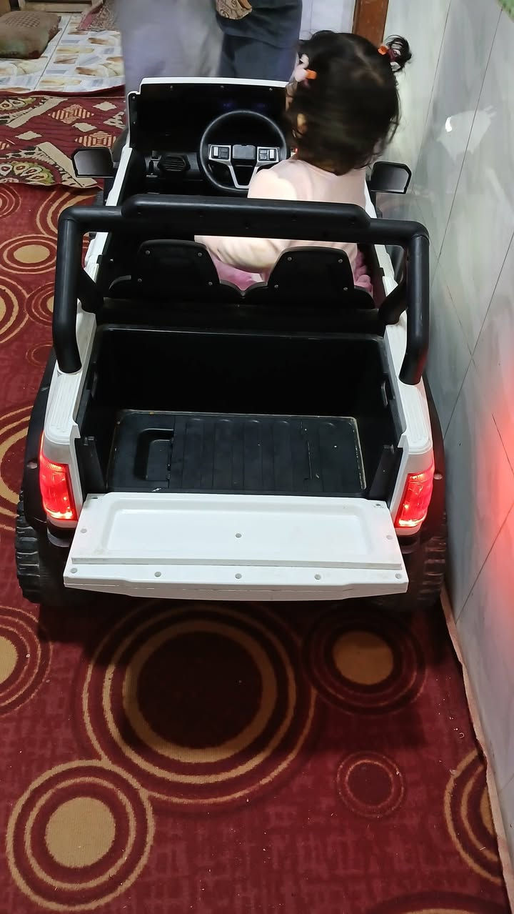 سياره دبل تاير خلفي
للبيع تحمل 2 اطفال و الصندوق هم يصير تخلي طفل وره عمر 4 سنوات 
مشتريهه من الريان زيرو 375 
سعر البيع 
285 وبيه مجال مكاني بصره 
*********** واتساب او اتصال
*********** واتساب او اتصال
