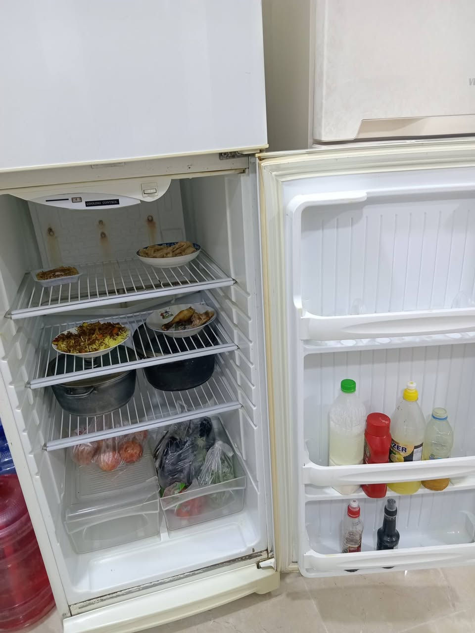 ثلاجه للبيع تجميد فول السع100 الكبير ره 150 والصغيره 50 الف العنوان حله ورديه المراسله على الخاص


**إذا كنت صاحب هذا الإعلان وتريد حذفه لأي سبب، رجاءا أرسل رسالة إلى الدعم الفني**