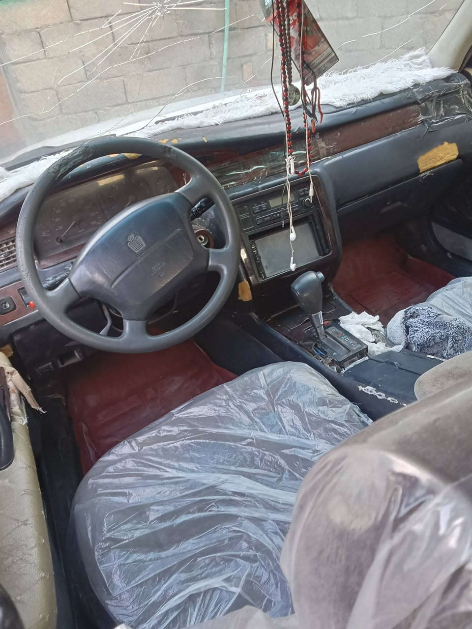 سلام وعليكم راس ثور مامكصوص مكينه اثنين ونص ادوات اريد اروس بصولي ونطي فرق البصرة  قضاء المدينه بيع 20 ***********
