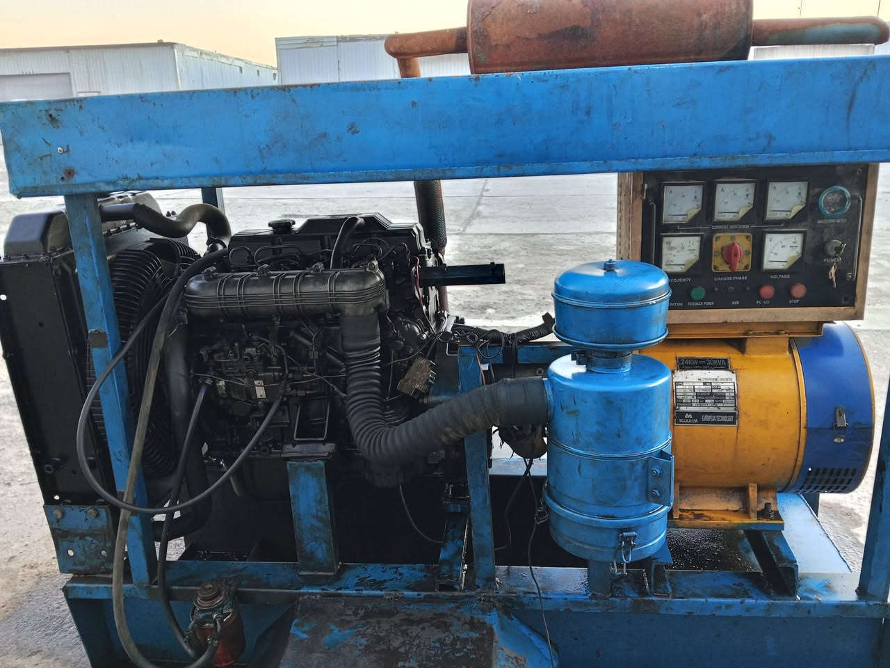 . ماكينة لاصق شريط pvc تركى ثلاثة مرحله kenar   frp 285
بحالة ممتازة
. مولدة كهرباء 30 kv
واتس. ***********
