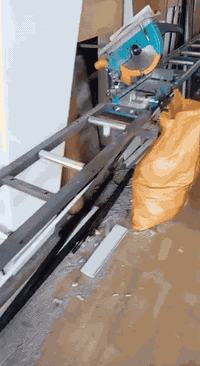 السلام عليكم معمل الامنيوم للبيع معواجه+طبر+كتر مع داكور روله +ميز كص بنل +جديد شرط مستخدم شهر ونص دريل عدد 3 للبيع سعر 3مليون و100الف ،📞*********** هاتف+واتساب
