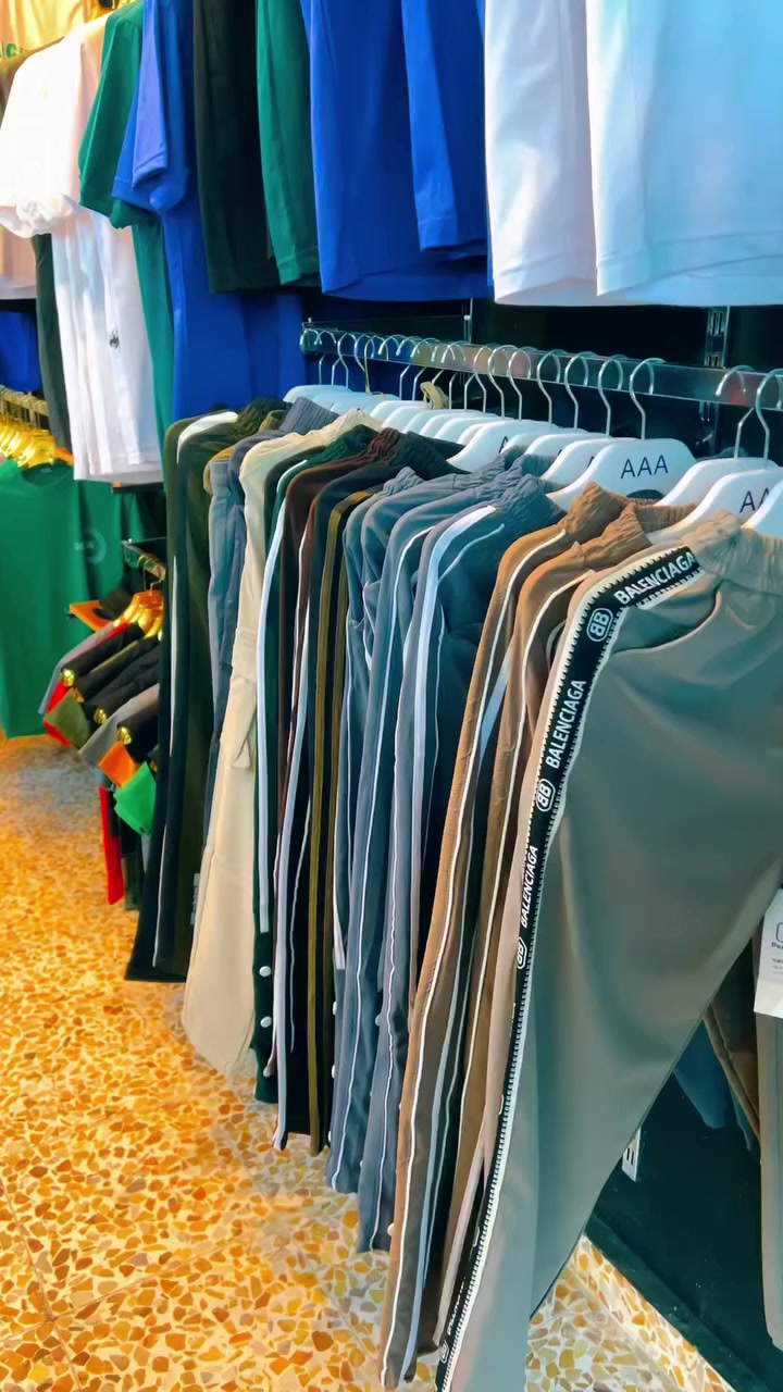 تم وصول تيشرتات كافة الموديلات + وصول قميص وبجايم


**إذا كنت صاحب هذا الإعلان وتريد حذفه لأي سبب، رجاءا أرسل رسالة إلى الدعم الفني**