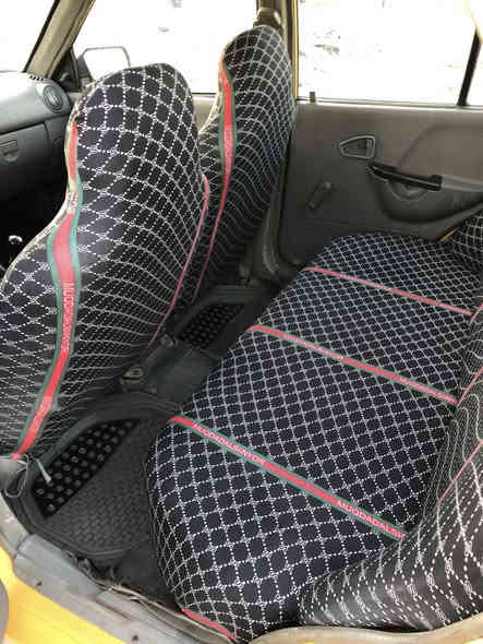 السلام عليكم ورحمة الله وبركاته 
سايبا 12 بغداد كير مكينه وتبريد خير من الله معمر بيها ذيول والباب الخلف السايق مصبوغ سياره باسمي ومصفره من كلشي السعر المطلوب 33 وهذا رقمي***********
