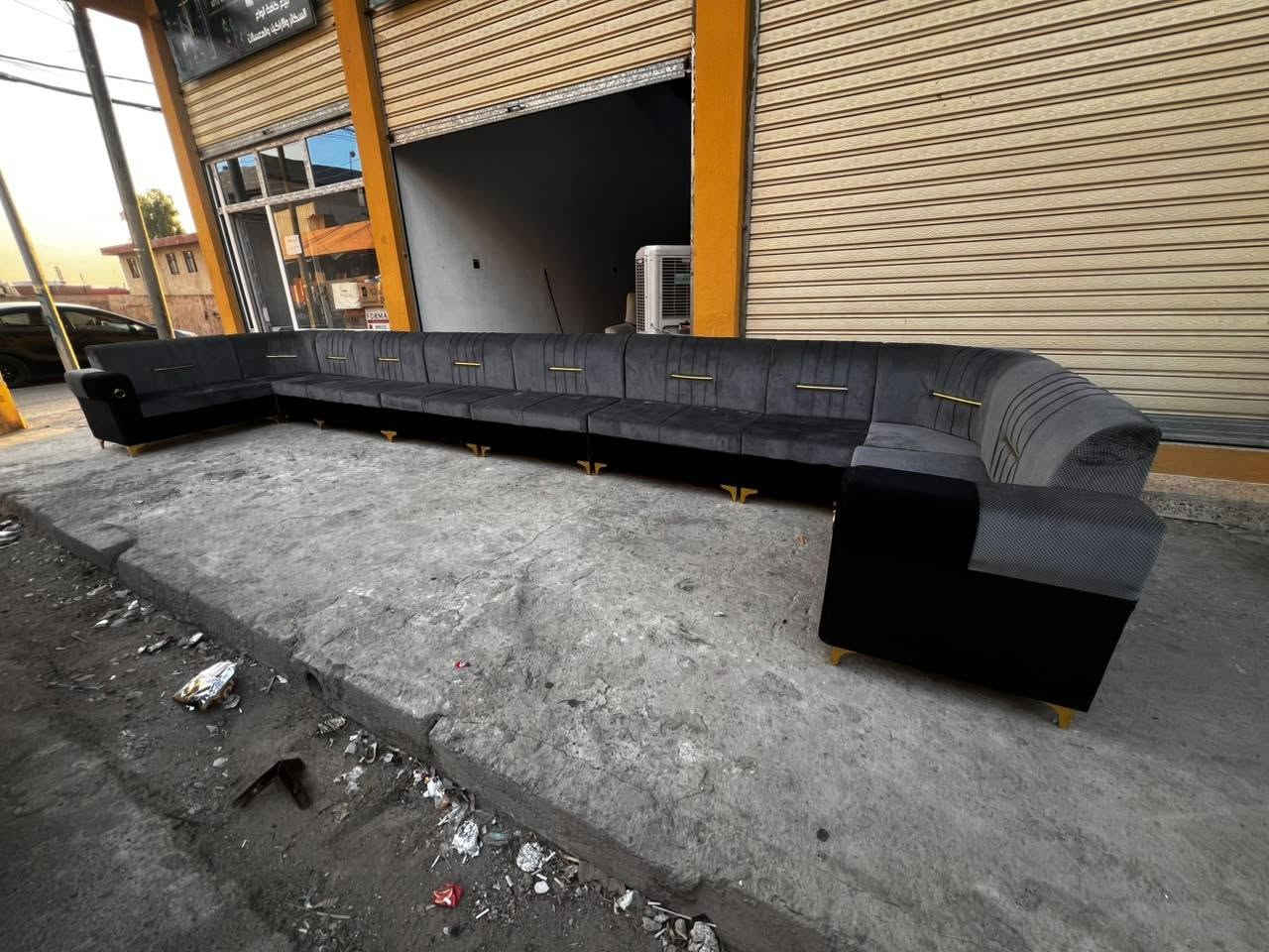 ديوان زاويتين 📍فصال حديث السلطان جديد غير مستعمل خشب عراقي 🇮🇶سفنج نوع جيد القماش الثقيل الحجم أكثر من ١٢ متر ١٦ مقعد عشر قطع عرض خاص :
السعر على خاص


**إذا كنت صاحب هذا الإعلان وتريد حذفه لأي سبب، رجاءا أرسل رسالة إلى الدعم الفني**