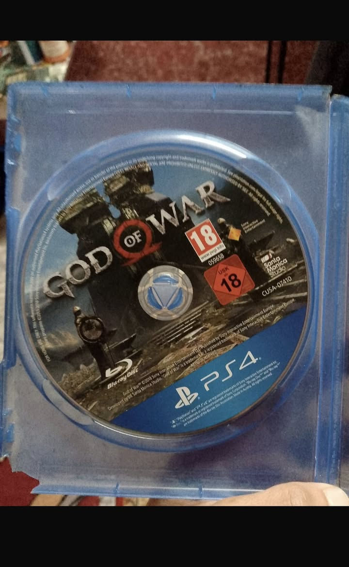 السلام عليكم
بلي فور سلم ذاكرة 500
ملحقاتة كاملة
ويا يدات ثنين اصلية و تجارية
و أقراص GTA و إله الحرب 
البلي نضيف ممفتوح مكاني بغداد 
السعر 250 تواصل واتساب 
***********
