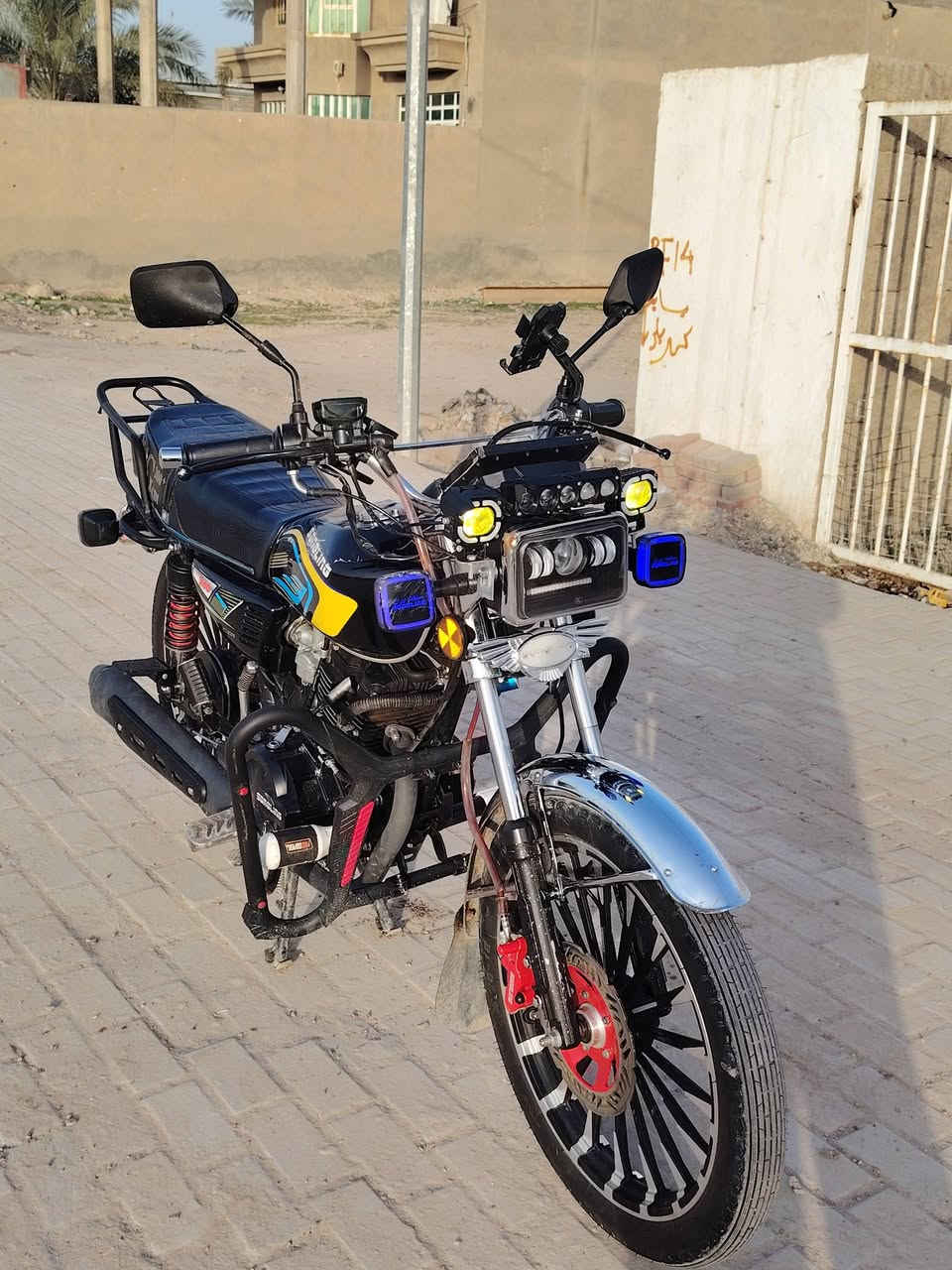 السلام عليكم
ايراني 2026مفتوح بس بستم
محرك200c
شاشه ماتشتغل
بي منفيس
الباقي كله شغال 
سعره685قفل
مكاني سامراء حي المثنى مقابل مركز الشباب 
رجاء اذا موشراي لاتعلق ولاتراسل الدراجه مرتبه ونضيفه


**إذا كنت صاحب هذا الإعلان وتريد حذفه لأي سبب، رجاءا أرسل رسالة إلى الدعم الفني**