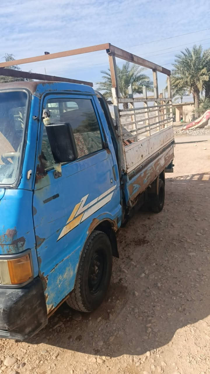 السلام عليكم سياره ٩٥ البيع تك قماره سياره سبعه جنكل سياره  تخم تاير مكينه جديده خير من الله كسن جديد باور جديد دوشمه جديده سياره خير من الله بس الكير ثالث يفلت رقم ابغداد الماني سعر ٣٧ وبيه مجال قليل ***********
