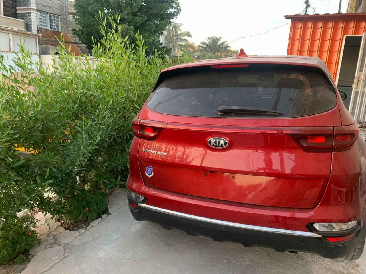 تحية طيبة / كيا سبورتج ٢٠٢٢ حادثه موضح بالصور ماشية ٦٠ رقم بغداد انكليزي مكانه بالكوت لاتصال ***********
