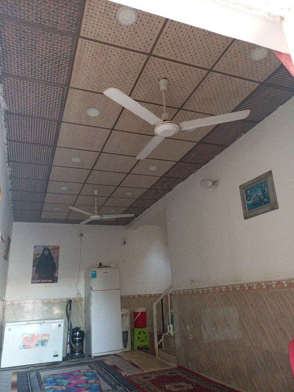 بيت للبيع طابو صرف في السنية حي العسكري قرب مدرسة الامام علي القديمه (قريب على بيت عباس گينه )
 160 متر السقف عگاده يحتوي على غرفتين واستقبال وصاله ومطبخ وصحيات خارجيه
 للاستفسار الاتصال على الرقم ***********
