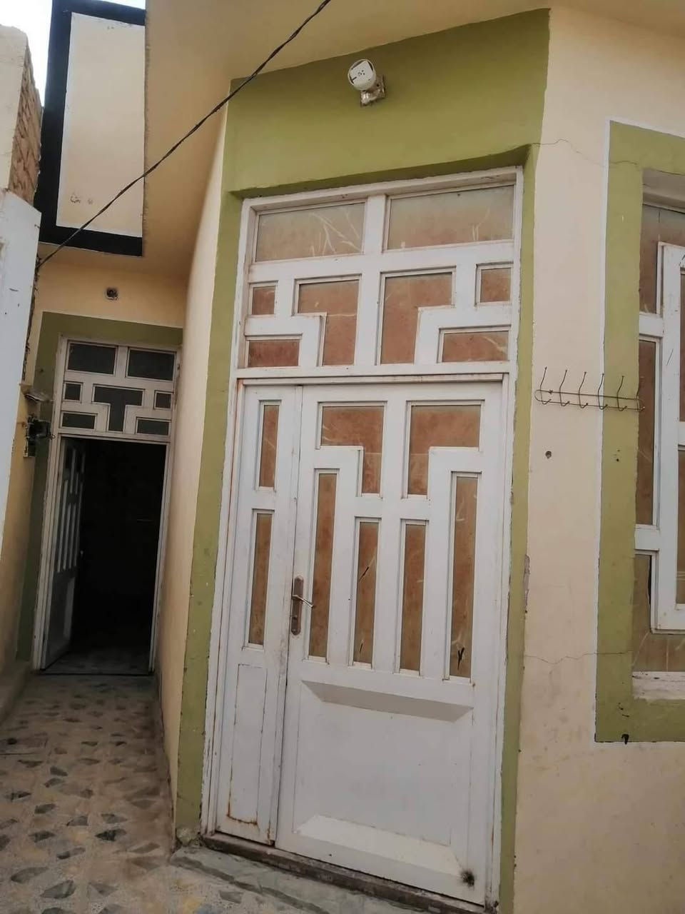 بيت للإيجار 100 متر في حي النداء منطقة 58 شارع جامعة الكفيل سعر الإيجار 300 الاتفاق مع  صاحب البيت مباشر ***********
