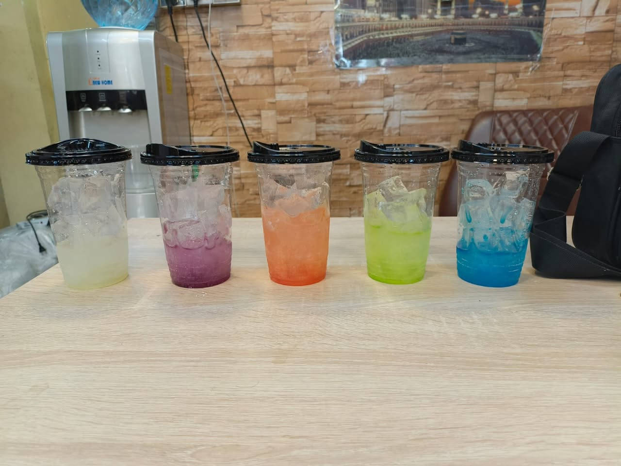 السلام عليكم شباب ثلج بلوري واصل المحلك
كيس ساده بدون طبع عدد ١٠ ب ٣٠٠٠ الف
كيس مطبوع القطعه كيلو ونص العلاكه بيه ١٢ قطعه ٥٠٠٠ 
قدح ثلج كل ٢٠  قدح ب ٤٠٠٠ الف
قدح ماهيتو ٢٠ قطعه ب ٨٠٠٠ الف
قدح ماهيتو طبيعي بلفاكها كارتون ٢٠ الف
قدح دبل مطاره ب١٥ الف 
توصيل مجاني وعدنا عروض اخرى للطلب والاستفسار الاتصال على الرقم جمله ومفرد بغداد الحريه 
الاداره *********** واتساب
