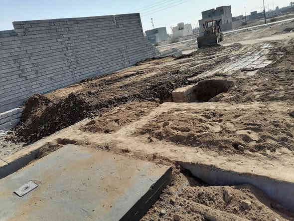 السلام عليكم. بيت هيكل للبيع مساحه البناء 170 متر  مساحه الارض 240متر بناء حديث الاساس عرض ٦٠سم وتسليح حديد والتكعيبه بناء ماشكاني عرض وبلوك درجه اولئ. المكان بستان الشيوخ السعر 28 مليون وبي مجال قليل للستفسار والاتصال *********** /***********
