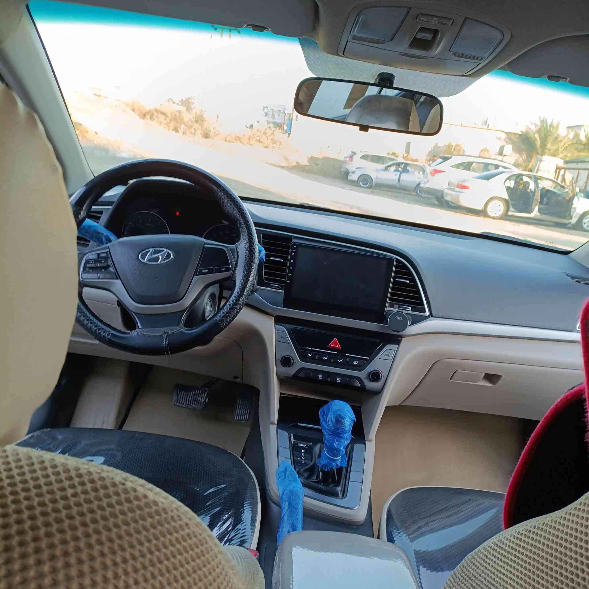 السلام عليكم النترا موديل 2017 رقم بابل الجديد بسمي وارد خليجي كفاله عامه عده بارد بل اباب وصبغ بل حافه مال صندوق  السياره فول مواصفات فتحه سقف شاشه وكامره حساسات أمامية وخلفية مانع انزلاق تحكم استيرن اشاير بل مرايه مرايات شفط دواخل لونين وباقي المواصفات المعروفة محرك 2000 دوشه السياره جاهزه مكينه كير حداديه تخم تاير تبريد قطعتين السياره جاهزه  مكاني ناصريه سوق الشيوخ  السعر 145 وبيها مجال للشراي للاستفسار الاتصال على ***********    ***********
