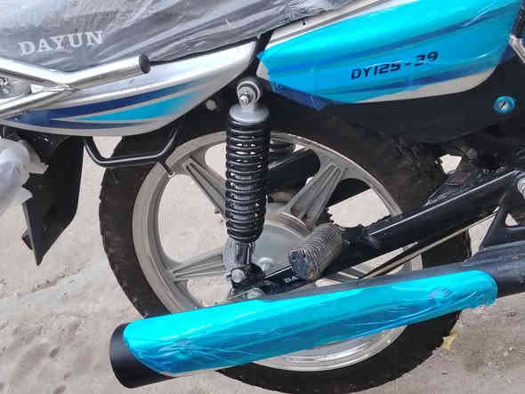 السلام عليكم
للبيع دايون عضم موديل 2022 طالعه بال2025 دراجه عالبلاد مكفوله اوراقها اصولي مكينه مامفتوحه كهربائياتها كلها شغاله مابيها اي نقص مكاني بغداد البياع ***********
