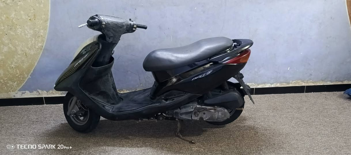 بريز ياباني لبيع سلف هندر مكينه حلوه مكفولة من كلشي دشبول كيلو متر بازين سرعة شغال كهرباء كلها شغاله اوراق بيها سعر 550 العنوان بغداد هاتف***********
