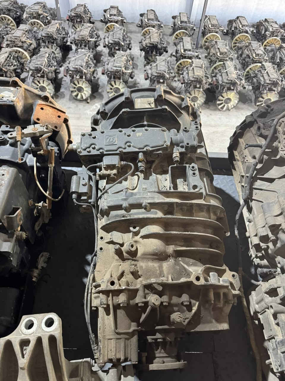 الان موجود انواع الكيرات ومحركات لسيارات مرسيدس 
نوع. اكتروس. اكسور. اتيكو. اروكس. 
العنوان اربيل صناعه شمالي كراج 
محمد حجي سمير كركوكي 
للاستفسار اتصل على الرقم 
009647503130750
009647701326202

Now available: various types of gearboxes and engines for Mercedes vehicles: Actros, Axor, Atego, Arox.
Address: Erbil, North Industrial Area, near the garage of Mohammed Haji Samir Kirkuki.
For inquiries, please call:
009647503130750
009647701326202


**إذا كنت صاحب هذا الإعلان وتريد حذفه لأي سبب، رجاءا أرسل رسالة إلى الدعم الفني**