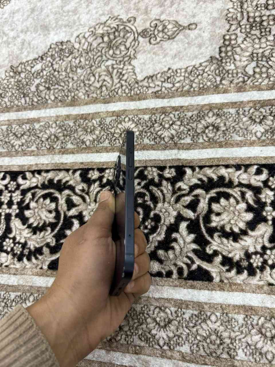 13 عادي ذاكرة 128،بطارية 90،
الجهاز نظيف الصور گدامك+ مامفتوح وضع شركة (***********)واتساب ، اربيل لاوان 
530 الف سعرة.
