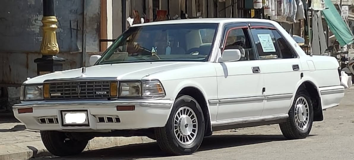 السلام عليكم سياره سيدان للبيع مديل 88 رقم نينوى دولي بسمنه سنويه الى 2030 كوبون بانزين محرك بطه 2500 طخم تاير السعر48 وبيها مجال رقم الهاتف 
***********
