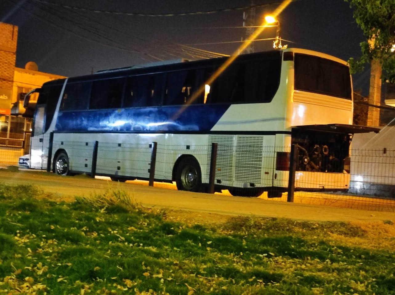 السلام عليكم ستره الفينيه سنويه 2001مارس رقم انكليزي الون ابيص ملوان بسمي عداد الركاب 49راكب خط وبحث جداد بصره نجف مكينه استاندار 8سرندر كير صطر اربعه بربعه تبريد شباح جبير تخم تايار باتريات جداد سياره جاهزه العمال شغاله عل وفود
بيع او مراوس حسب القناعه سعر الباص 300ورقه يعني 3دفاتر 
وهاذه رقم مالك الباص /***********/ بي واتس اب وربي يرزق الجميع النجف, العراق
