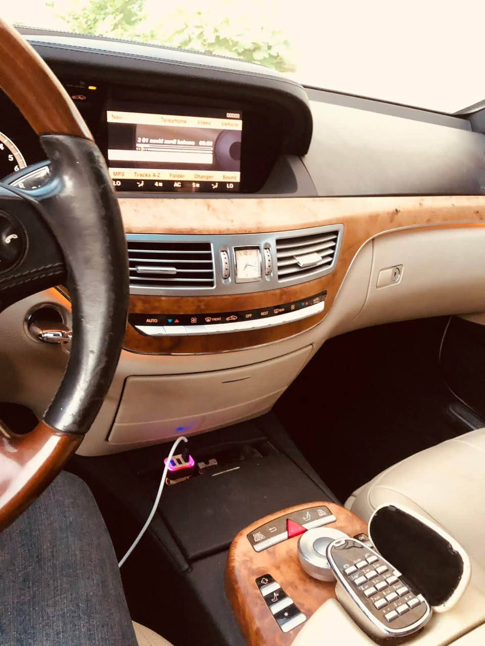 ٥٥٠ فوول فوول 
ساخ
هیچ لێدراوی نیە 
هەموو گیانی بەشەرت
بۆ فرۆشتن
گۆرینەوەش ئەکەم بەشتێک بە دلم بێت
*********** السليمانية, العراق
