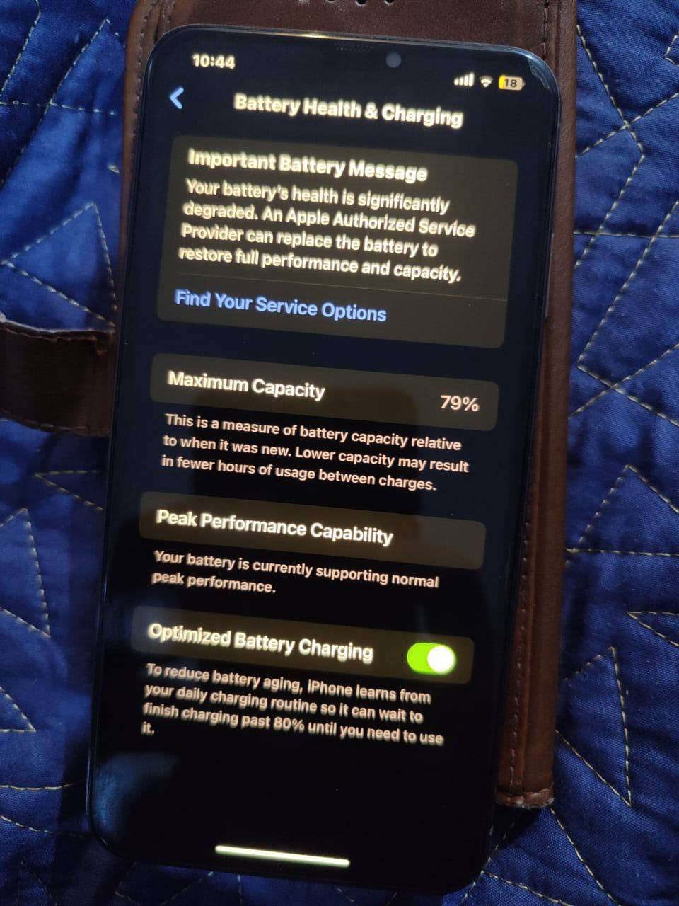 السلام عليكم
آيفون اكس ماكس 
ذاكرة ٦٤ 
مامبدل بيه شي كله بلادي 
بطارية ٧٩ بلادية 
كلشي شغال ماعدا المايك 

السعر ٩٠ الف 
متوفر واتساب 
***********
المكان ناصرية مركز
