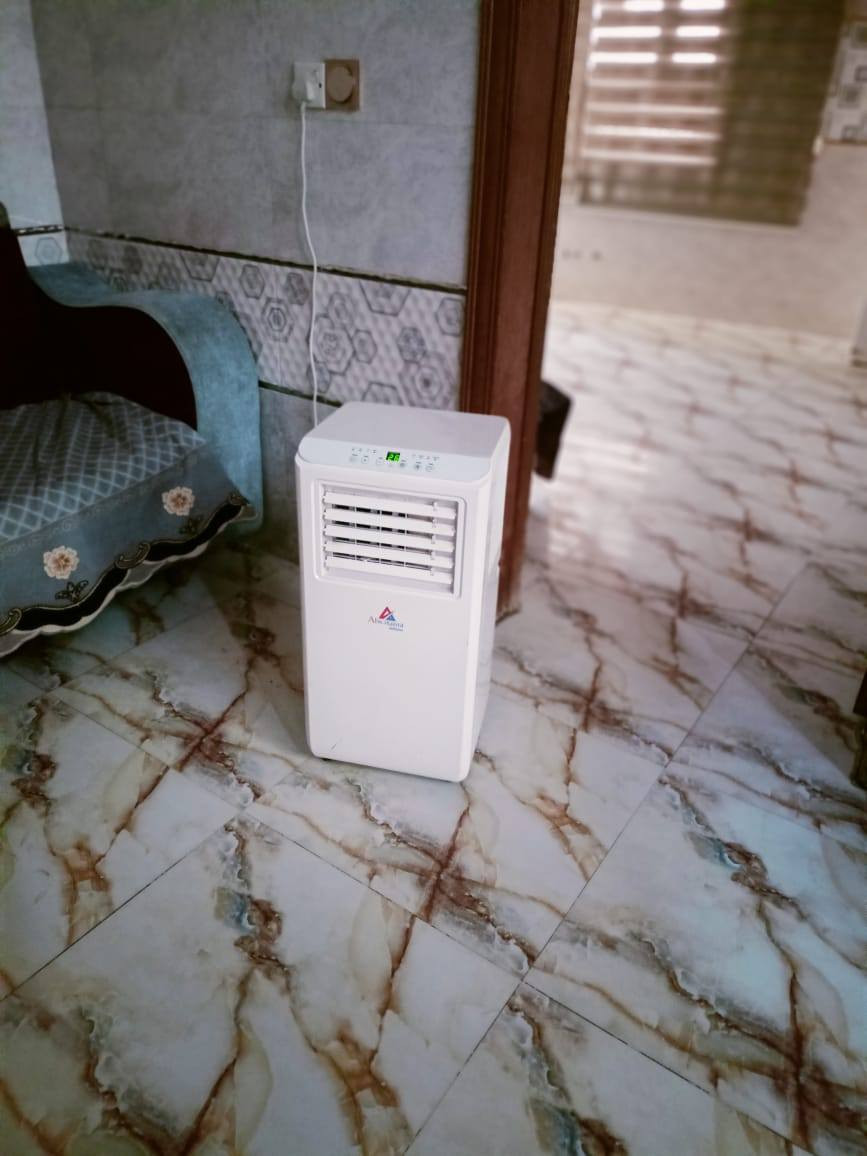 شباب سبلت عامودي صغير
من شركه الوطنيه شرط جديد صارله سنه يمي 
مكاني الحدباء 200 سعر *********** بي مجال حك كروتك بس وغني عن التعريفي تكدر تبث وأشوف موصفاته
