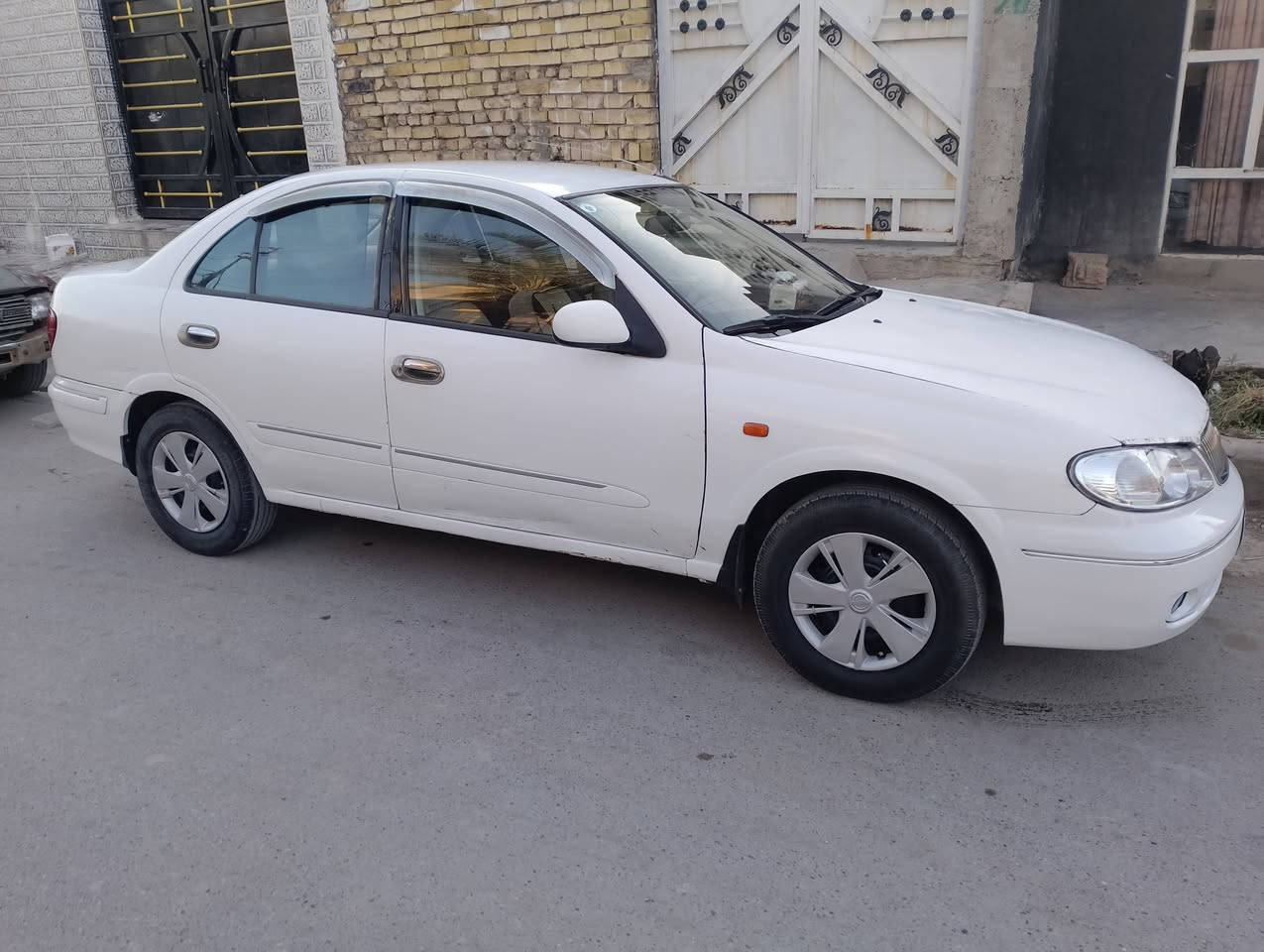 سني يباني صدامي
 للبيع موديل الفين 2قبق الئسود تبريد خير من الله تايرات امامي جداد صالي سبوع باتري جديد سياره محدثه بطاين ام صاج بردات سلايت 
سعر 67وبيه مجال عنوان بغدابو غريب
***********
***********
