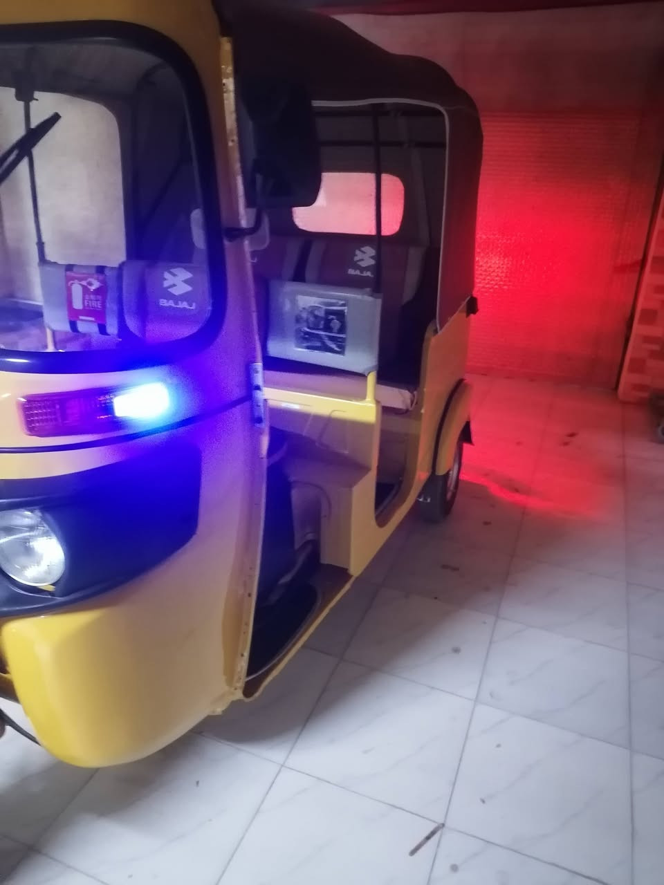 تكتك موديل ٢٠١٩ صبغ عام بشرط برقي مابيه نقص تخم تاير مكينه جديده كهربائيات فول بشرط تحويل رقم الهاتف ***********
